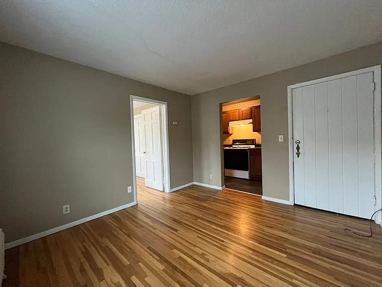 476 Herschel St. — Photo 11