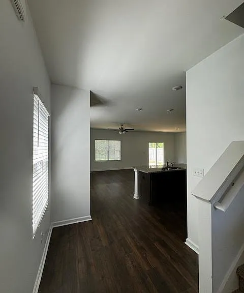 240 Chelsea Park Dr — Photo 9