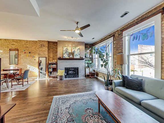 4th image of 2707 W Schubert Ave #2
