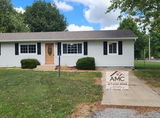 901 Kirby Ln, Aurora, MO 65605