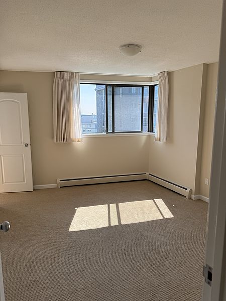 West Vancouver Apartment for rent - 2 Bedrooms — photo 8