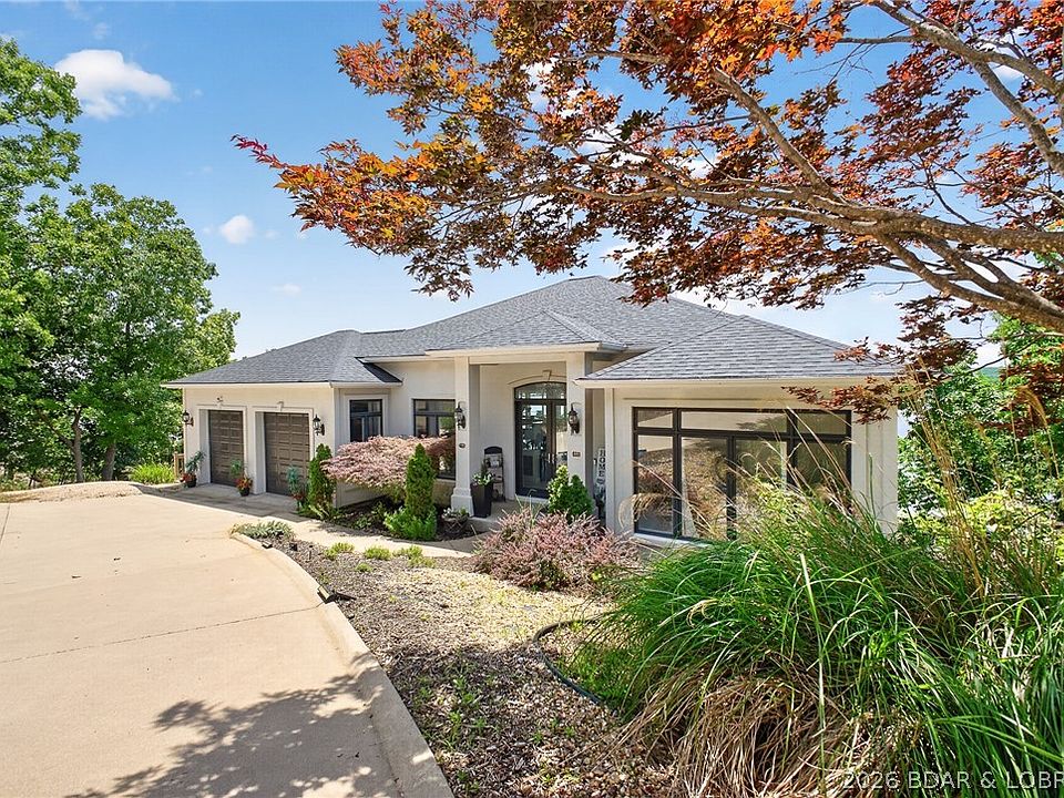 1st image of 820 Palisades Dr