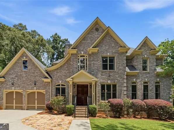 2715 Henderson Rd, Tucker, GA 30084