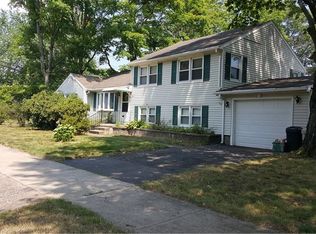 1 Bowen Rd, North Haven, CT 06473