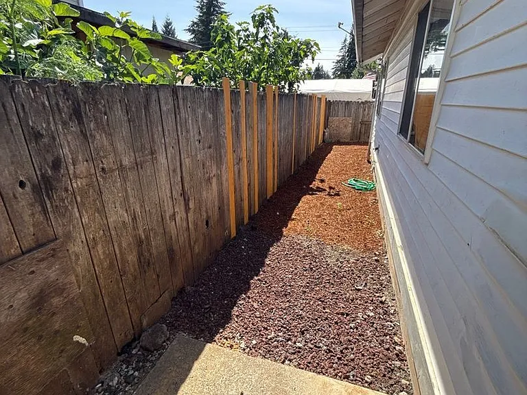 1265 Poplar St — Photo 23