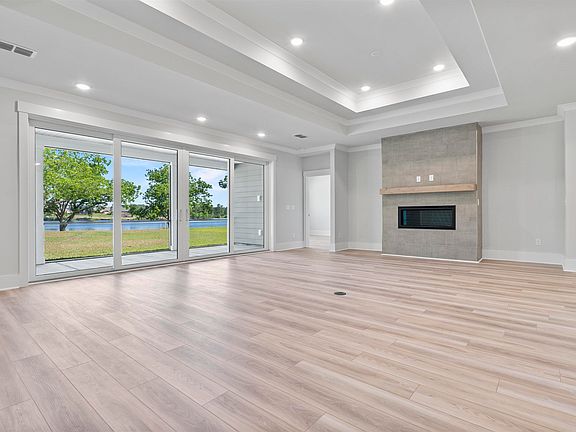 4th image of 333 Pecan Orchard Rd