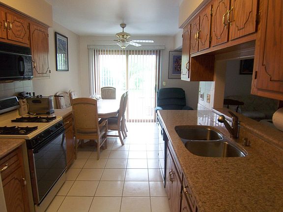 Kitchen and Breakfast Area