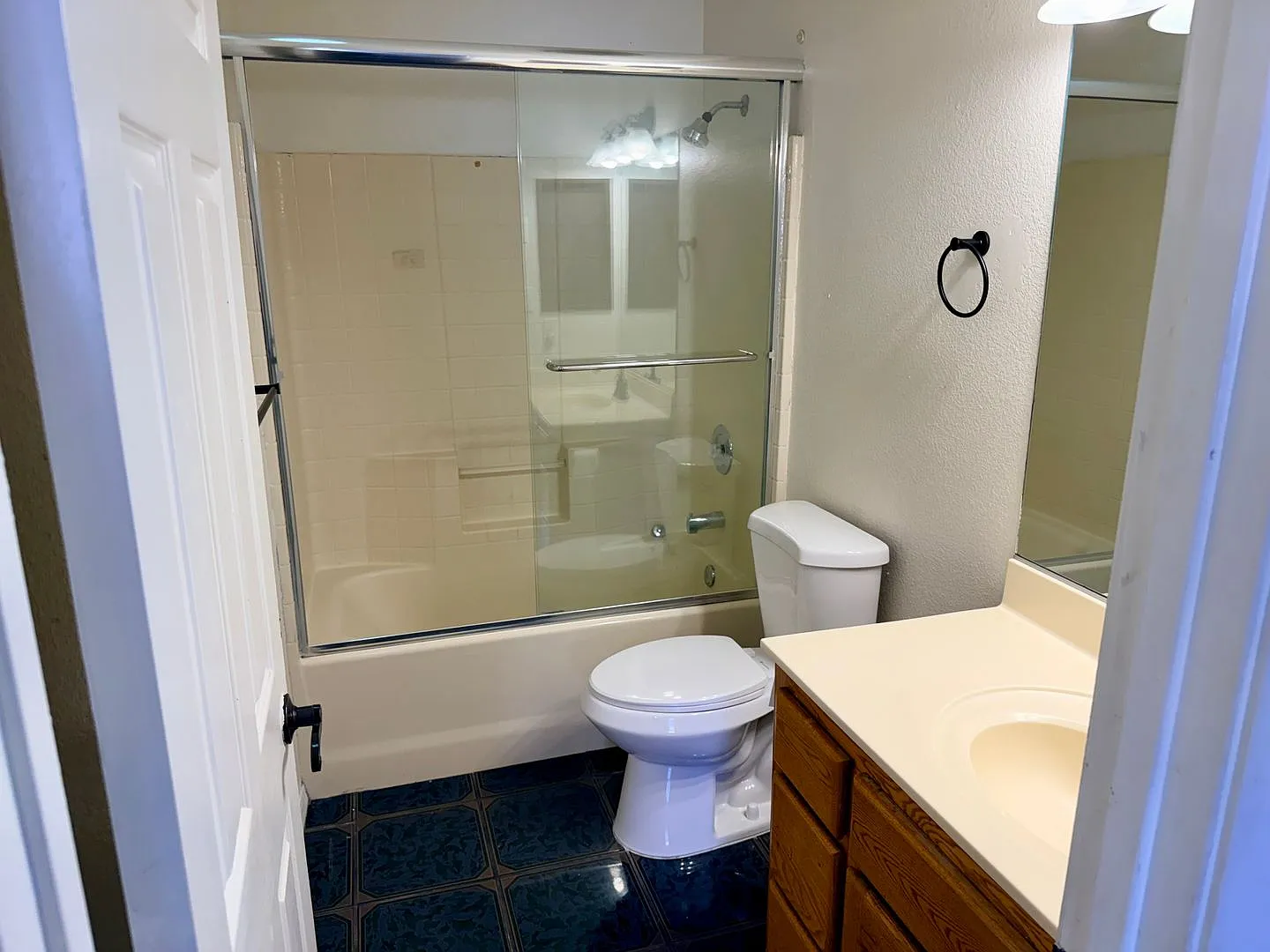 Large San Luis home on a Corner lot with 3 bedrooms plus added Den/Office Room — Photo 4