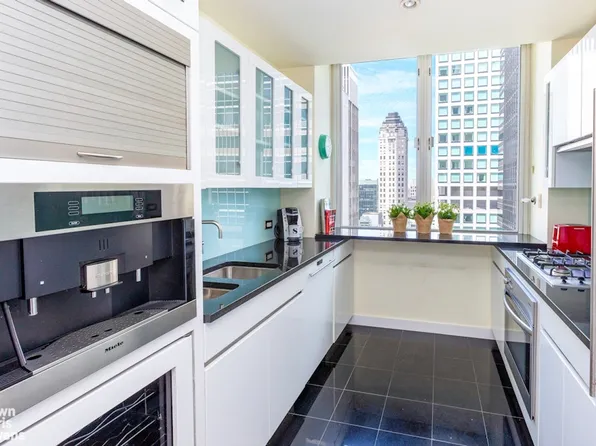 60 East 55th Street image 9 of 28