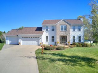 28717 Cardinal Ct, Waterford, WI 53185