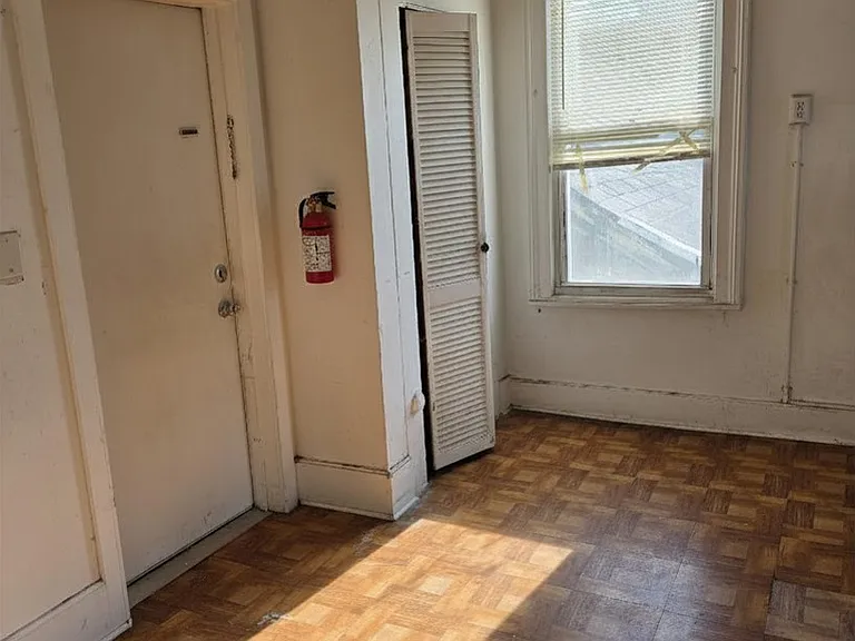 213 Slater St #3 — Photo 6