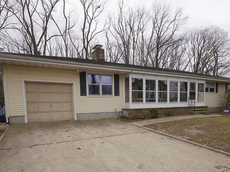 3 Bedroom ranch in great area!!
