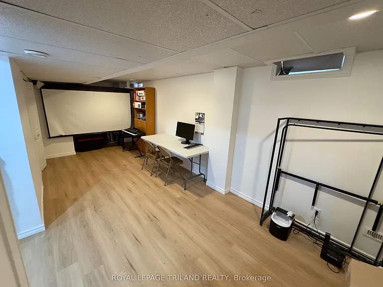 82 Meadowridge Rd — Photo 14
