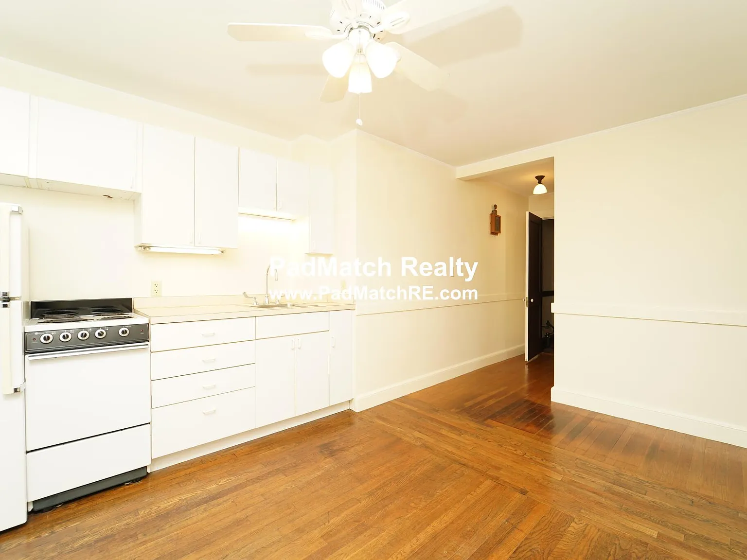111 Carlton St — Photo 4