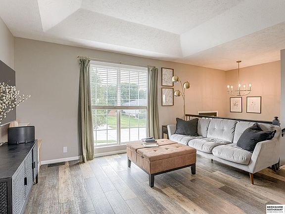 3rd image of 14515 S 34th St