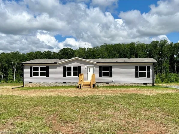 104 Cornwall Rd, Harmony, NC 28634