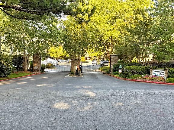 2nd image of 1148 Riverbend Club Dr SE