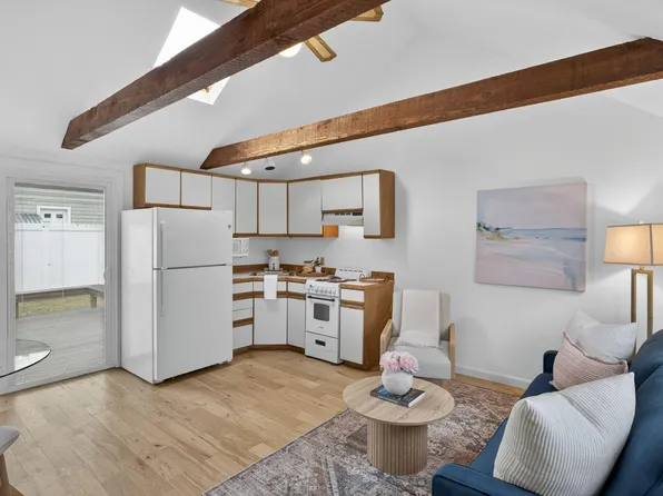 1011 MA-28 #C-6, Harwich, MA 02645