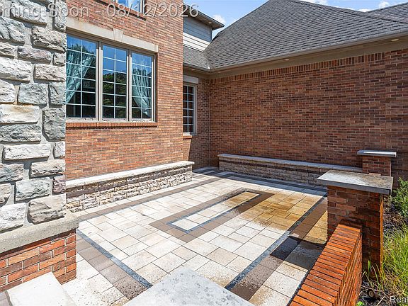 5th image of 50940 Park Place Dr