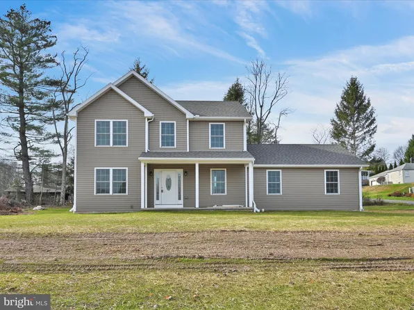39 Wayne Ave, Tamaqua, PA 18252