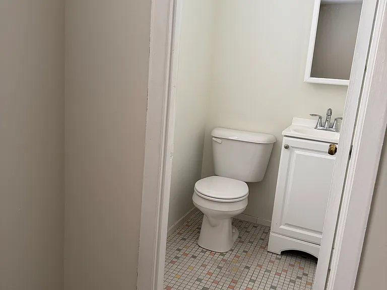 973 Regina Dr — Photo 4
