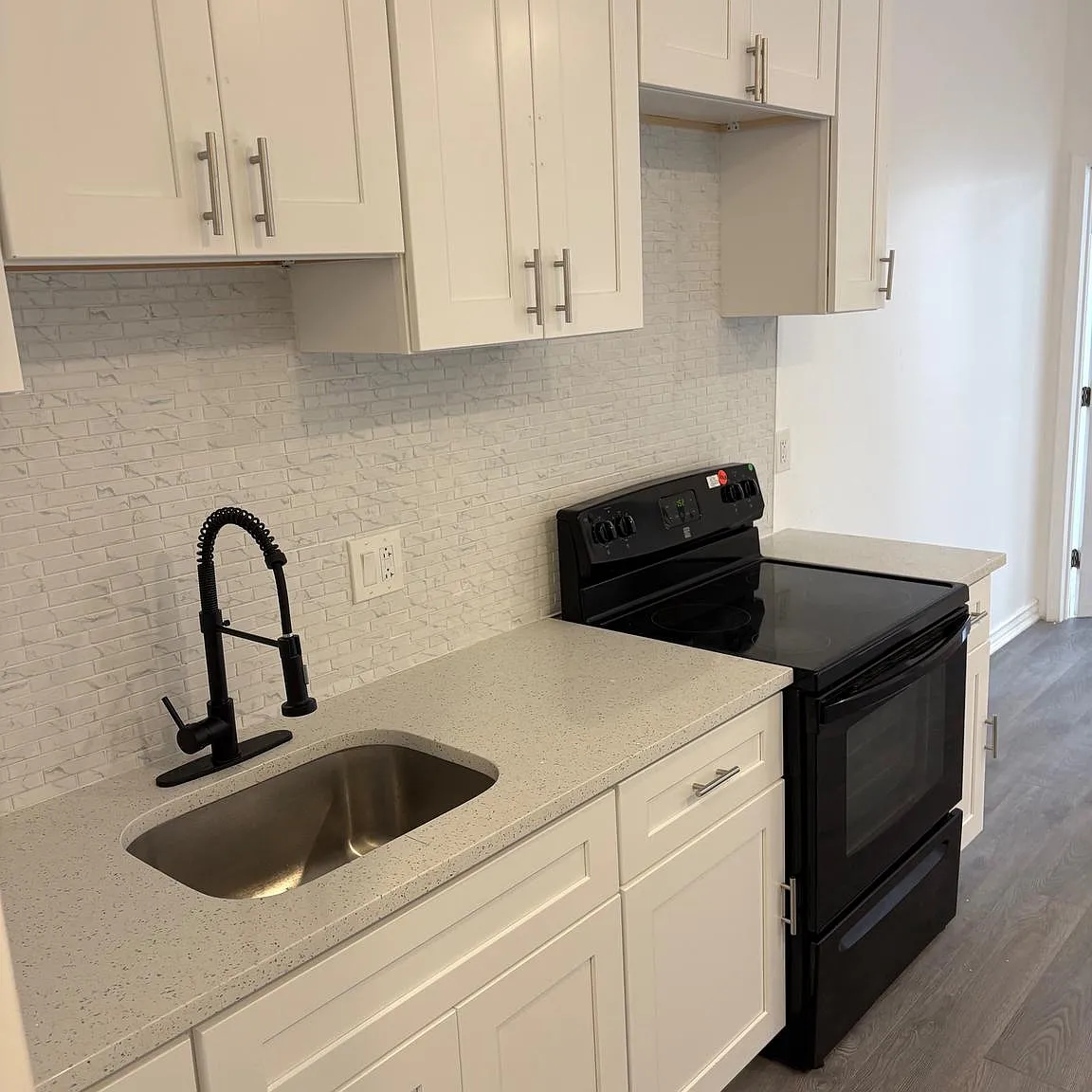 1 bed, 2456 sqft, $1,250 — Photo 1
