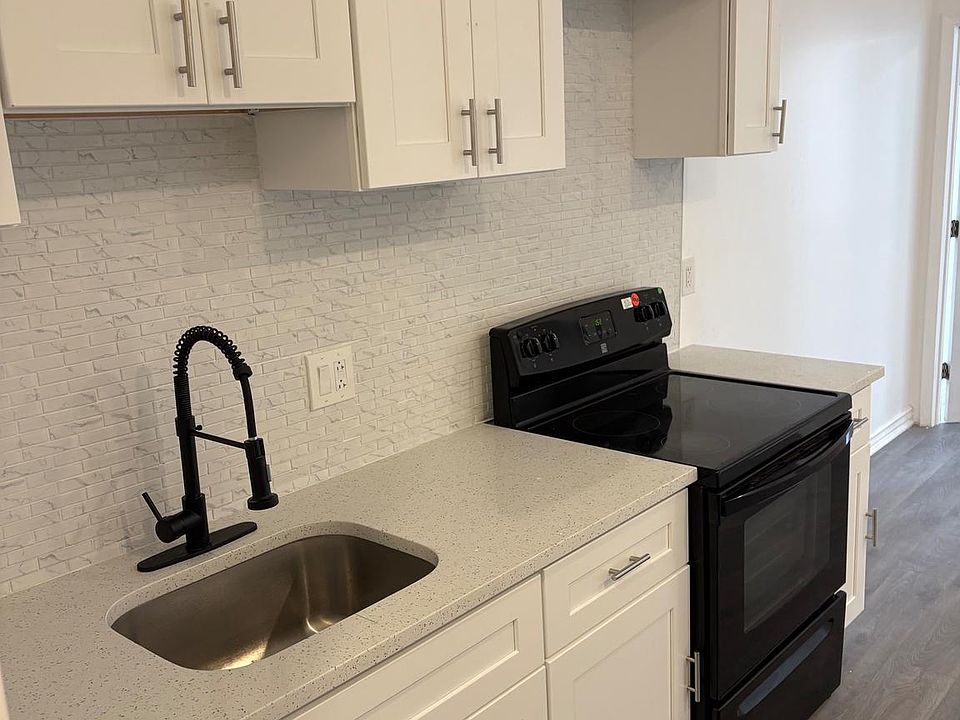 1st image of 1733 W Erie Ave #3