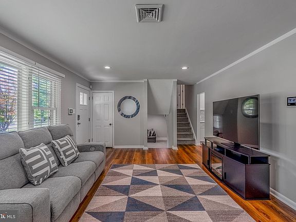 3rd image of 849 Parkside Ave