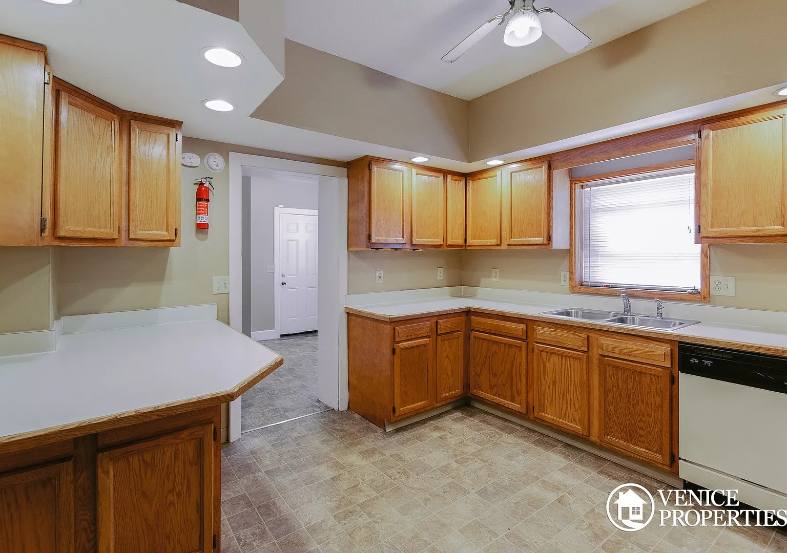 5 Bedroom on OSU Campus — Photo 4