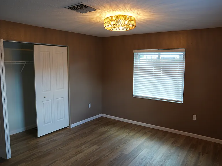2269 Whitewood Ave — Photo 6