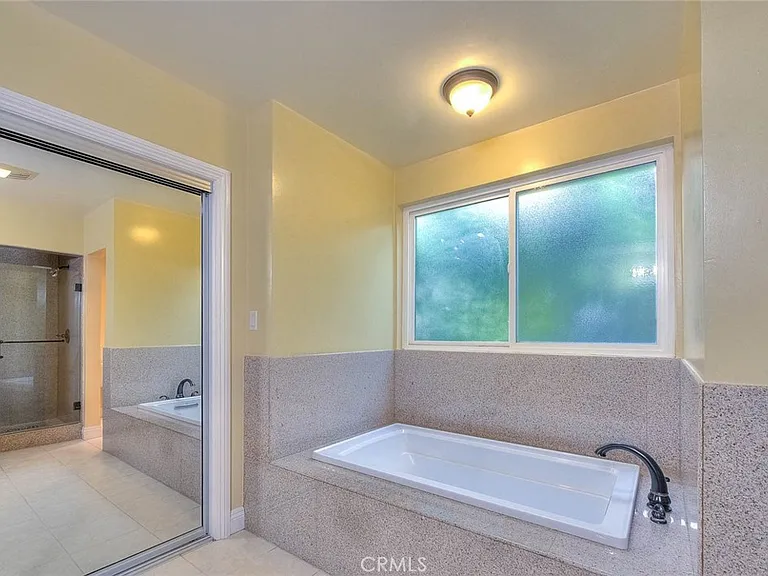 16612 Park Lane Cir — Photo 32