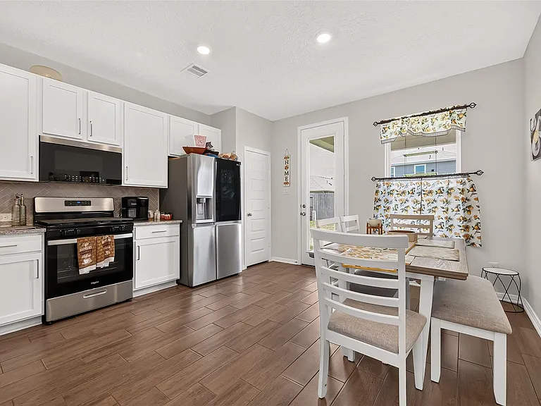 22811 Wolfshire Way — Photo 7