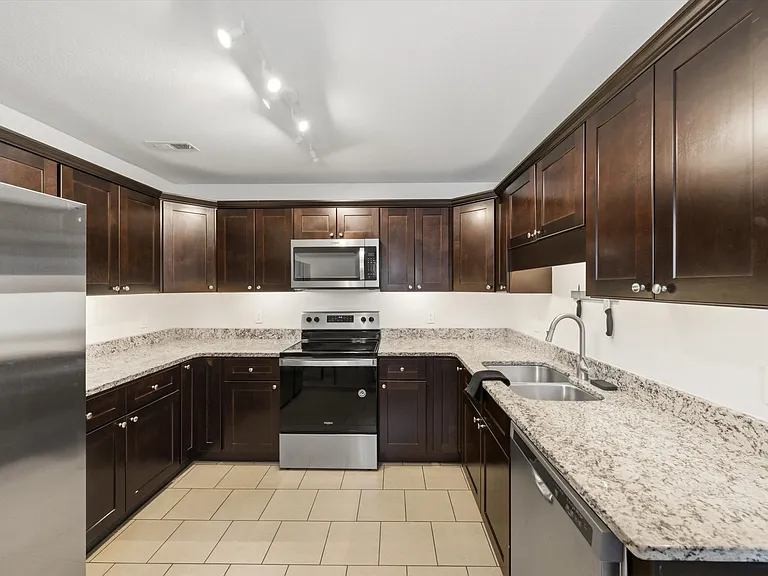 103 Marion St — Photo 9
