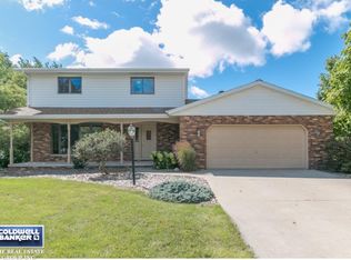 2893 Sleepy Hollow Dr, Green Bay, WI 54311