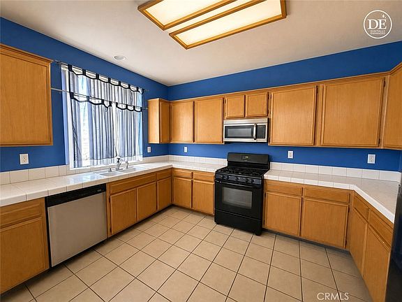3rd image of 5539 Tamarack Ln