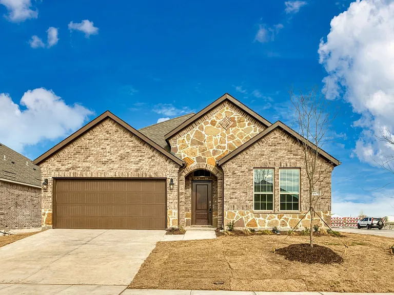 229 Tate Ln — Photo 1