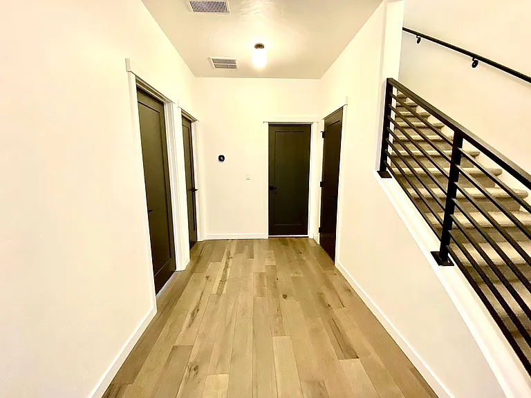 1258 E Echelon Ridge Ln — Photo 36