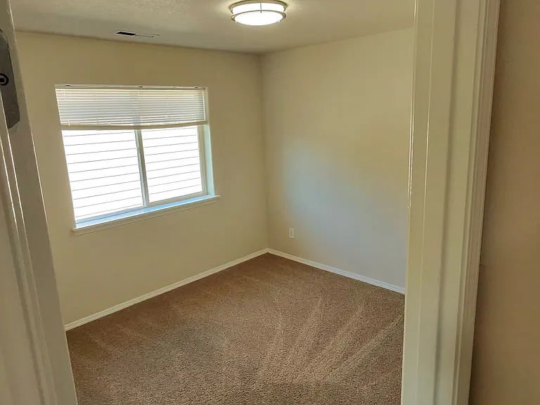 4137 Geranium Loop NE — Photo 16