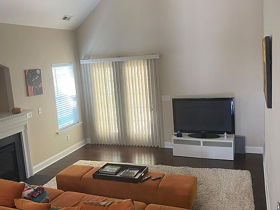 Living room w/ Fireplace