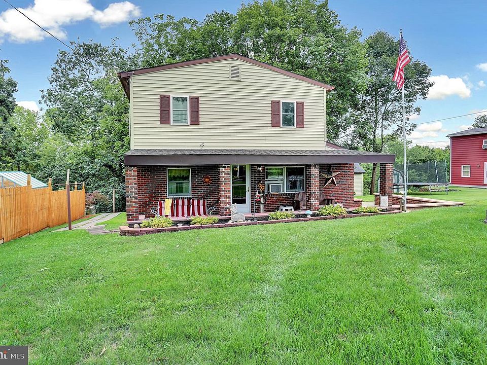 1st image of 107 Cottage Ln