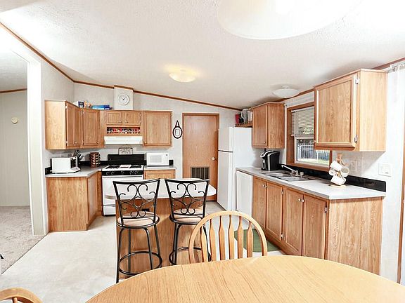5th image of 1138 Wren St
