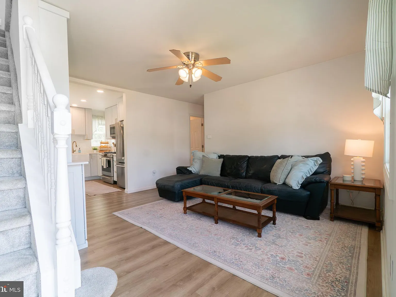 3 bed, 1.5 bath, 1038 sqft, $2,700 — Photo 3