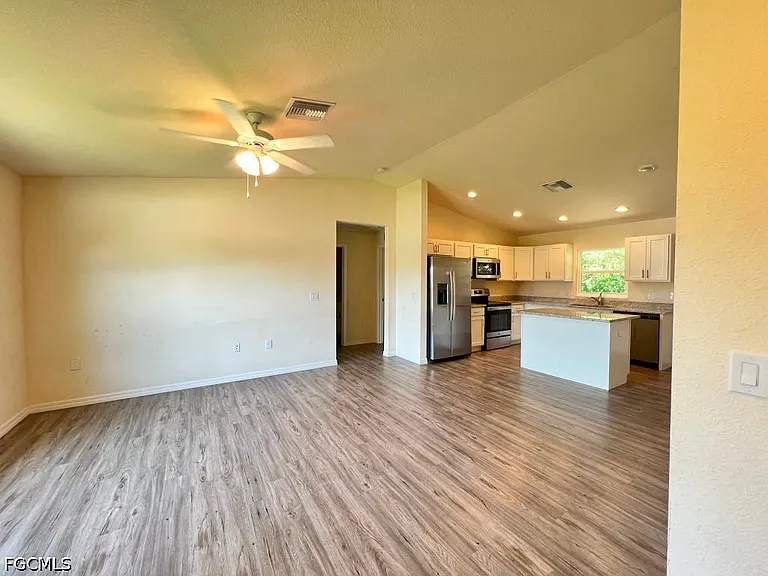 1173 E Benbow Cir — Photo 16