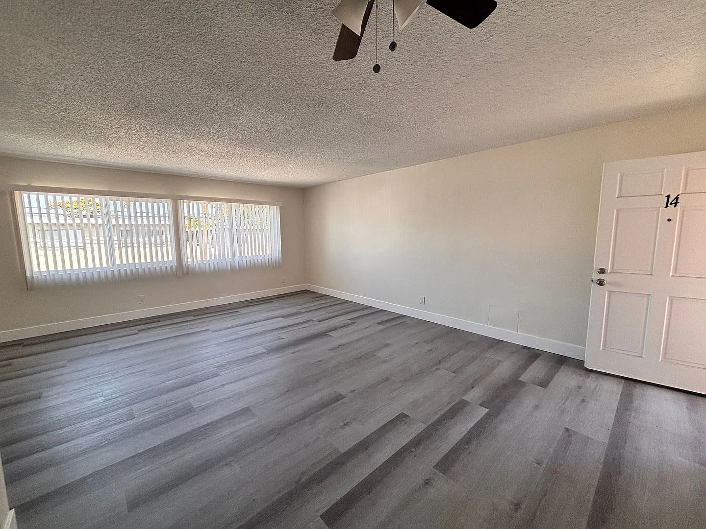 1133 Freeman Ave — Photo 4