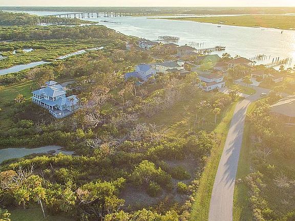 3rd image of 207 Spartina Ave