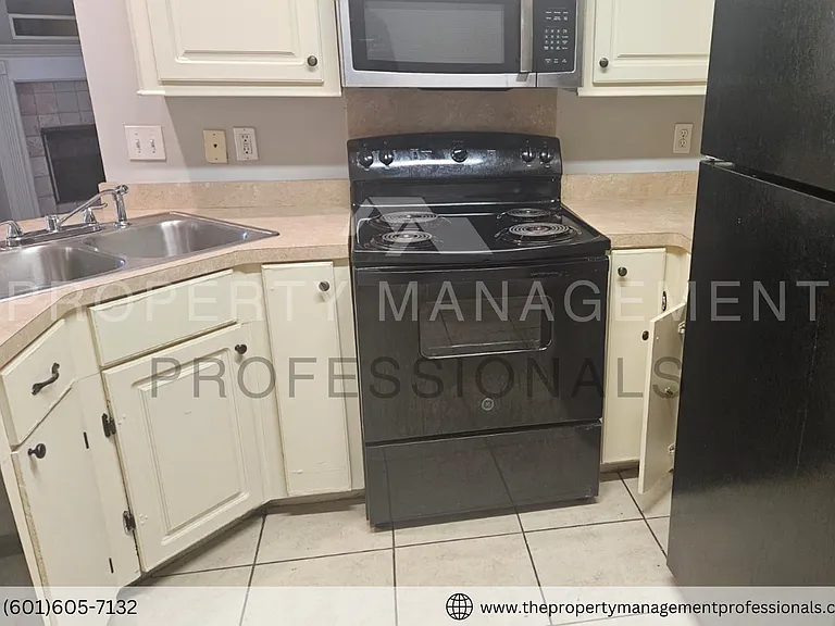 121 Cherry Laurel Cir — Photo 10