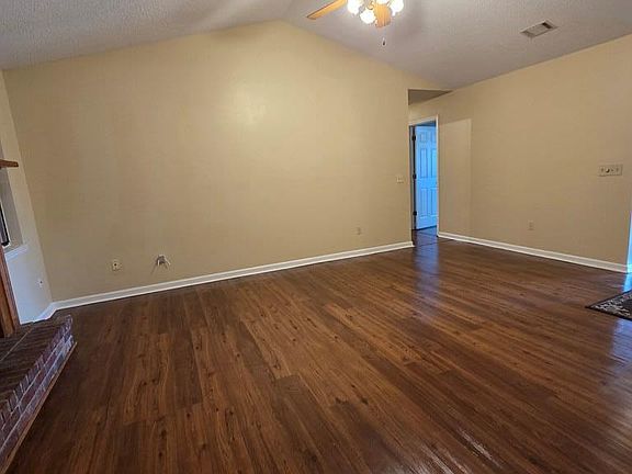 5th image of 600 Cross Creek Dr