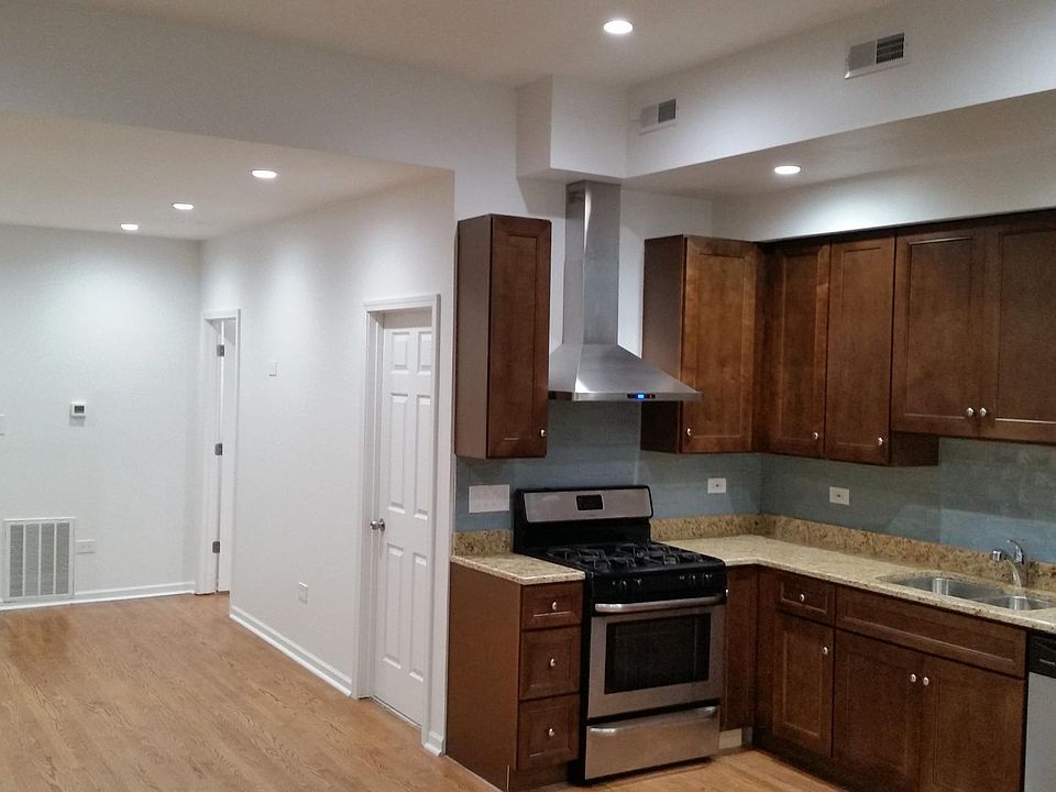 1st image of 1068 N Hermitage Ave APT 1F