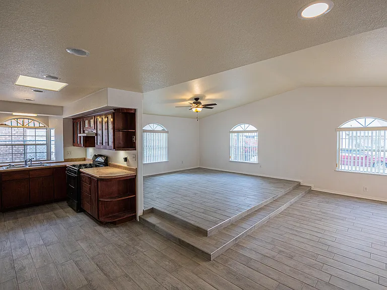 5728 Mackerel Ln — Photo 3