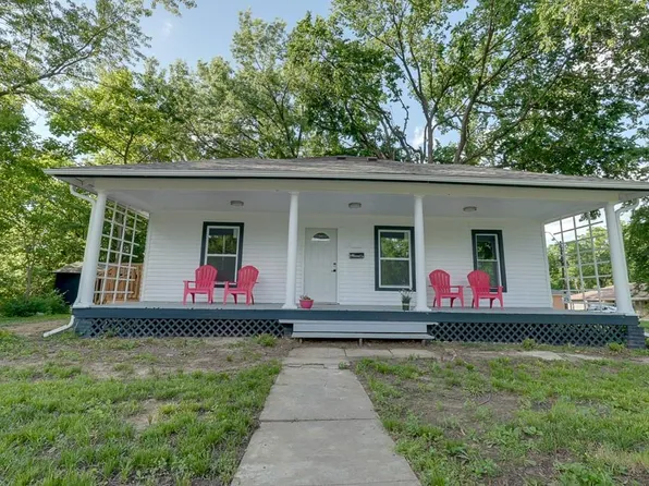 4540 NE 38th St, Kansas City, MO 64117